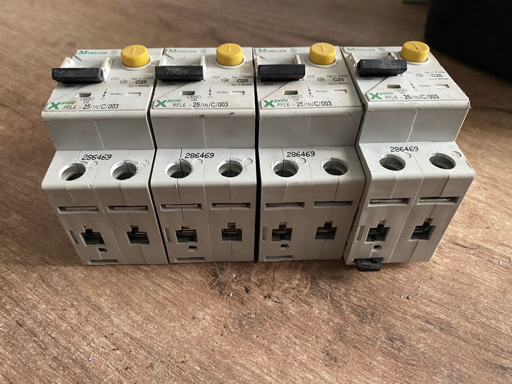 Диференційний автомат Moeller PFL6-25 1P+N C 30mA AC 25A
