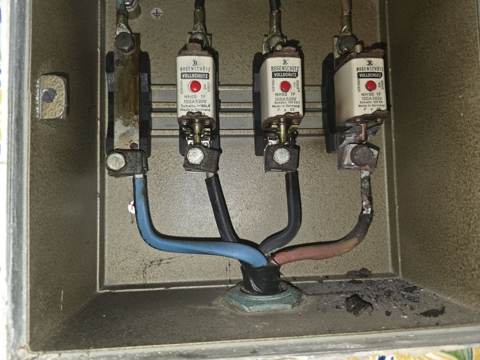 Piquete 24h de eletricidade