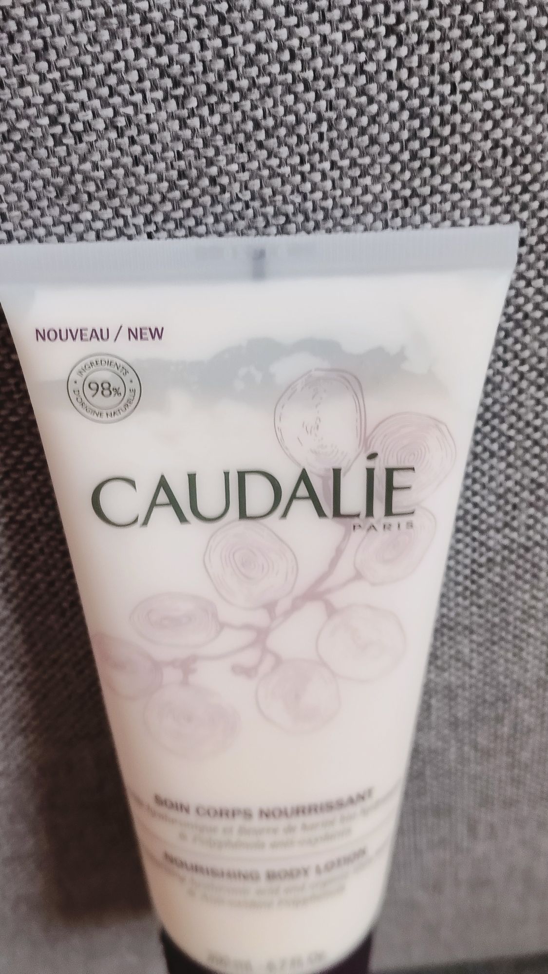 Balsam do ciała CAUDALIE DOUGLAS, nawilżający, z kwasem hialuronowym