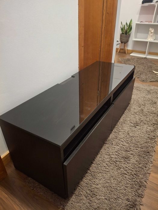 Movel tv preto em muito bom estado