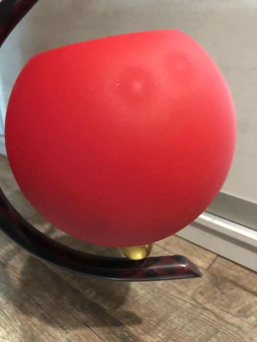 Люстра б/у красная