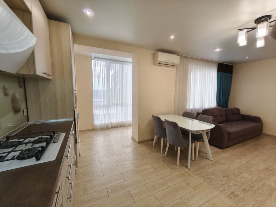 Продам 3 к кв Днепровская Брама 1