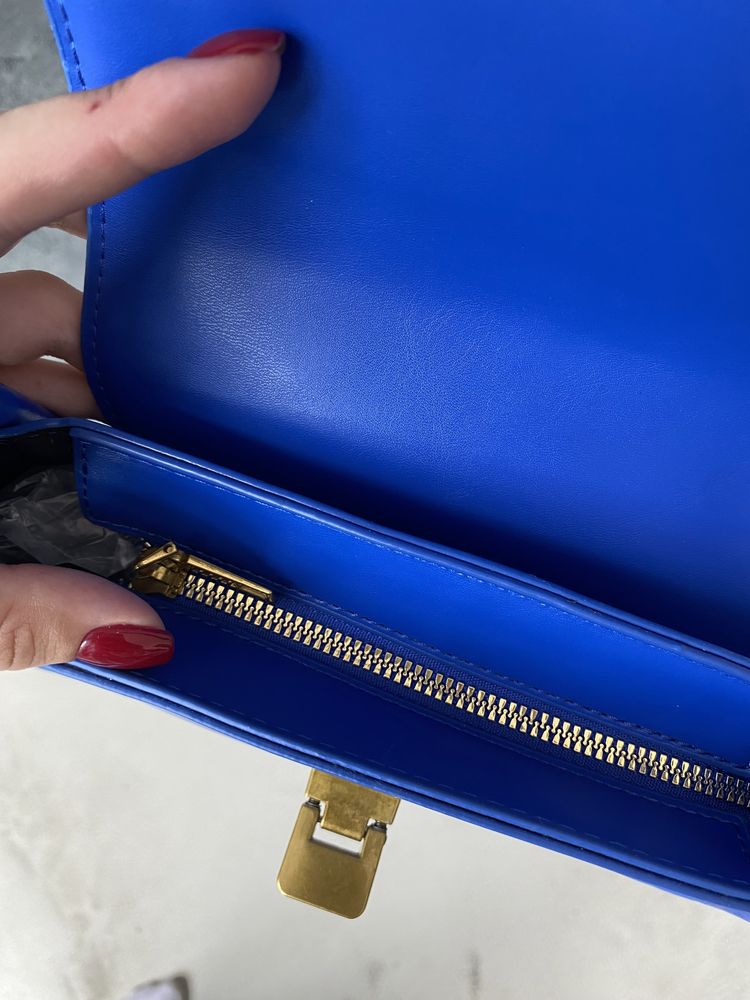 Жіноча сумочка, стильного синього кольору