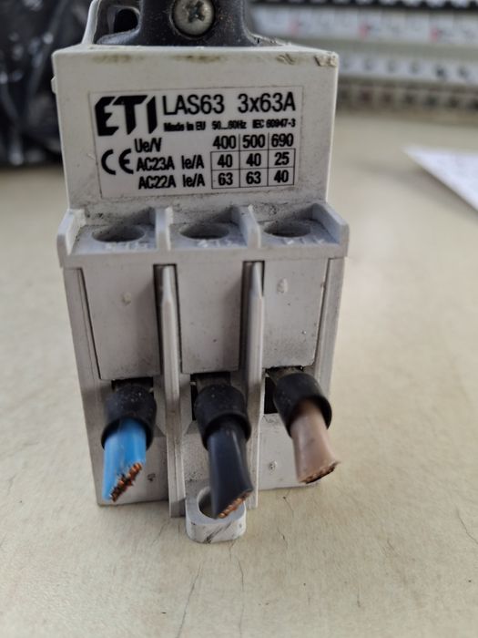 Продам вимикачі фірми ETIMAT