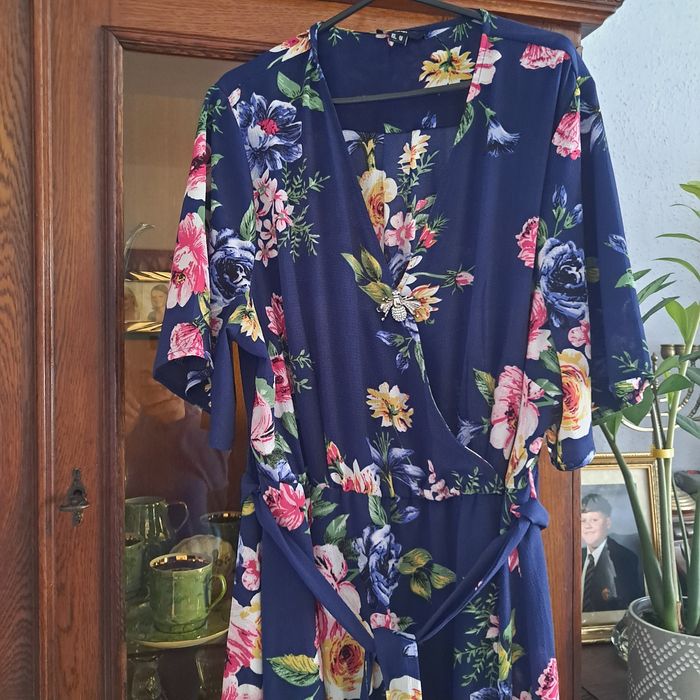 Piękna suknia NEW LOOK