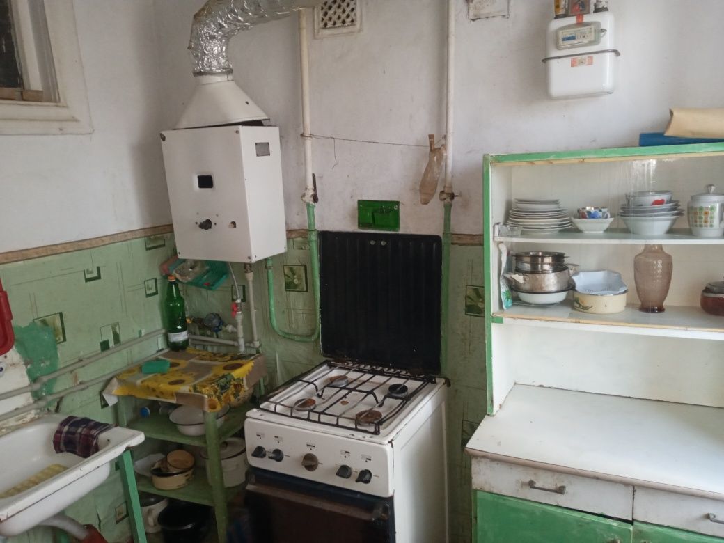 Терміново. Продам кімнату в 3х кімнатній комунальній квартирі. Район Ю