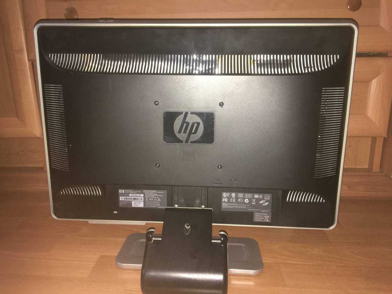 Продам монітор HP W2216v