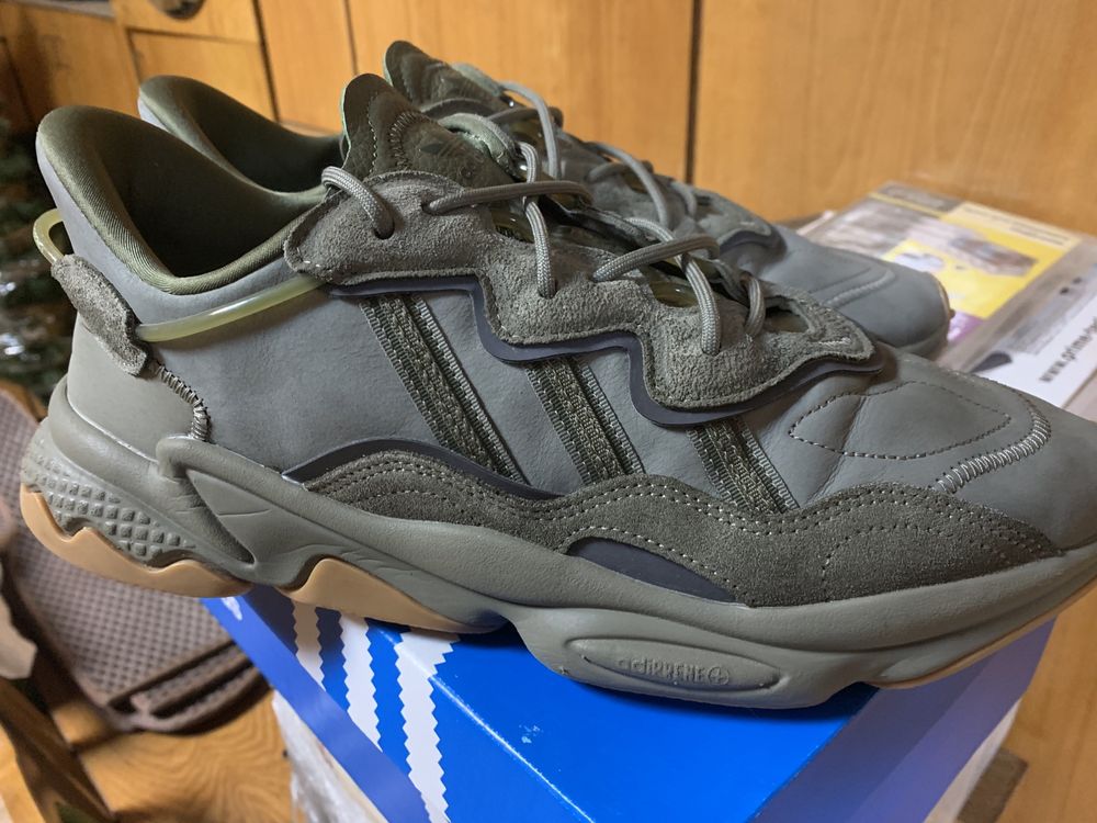 Кросівки adidas ozweego