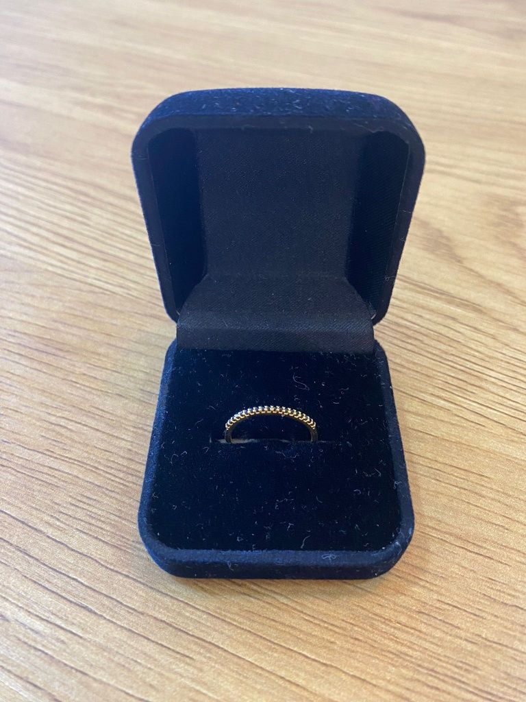 Anel semijoia zirconias negras com 2 banhos de ouro 18k