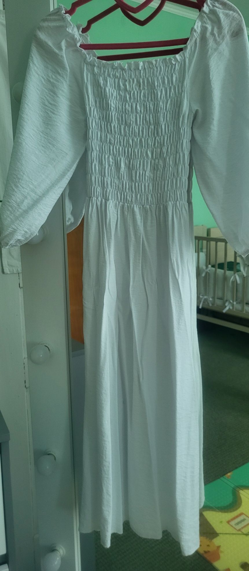 Біле довге плаття, максимально зручне