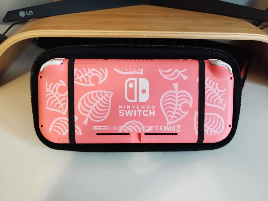 Nintendo Switch Lite Animal Crossing Edition – Como Nova