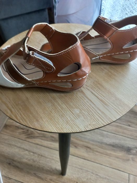 Sandały damskie,lekkie przewiewnego rozm.39- j.n.