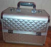 Алюминиевый бьюти кейс , чемодан для косметики