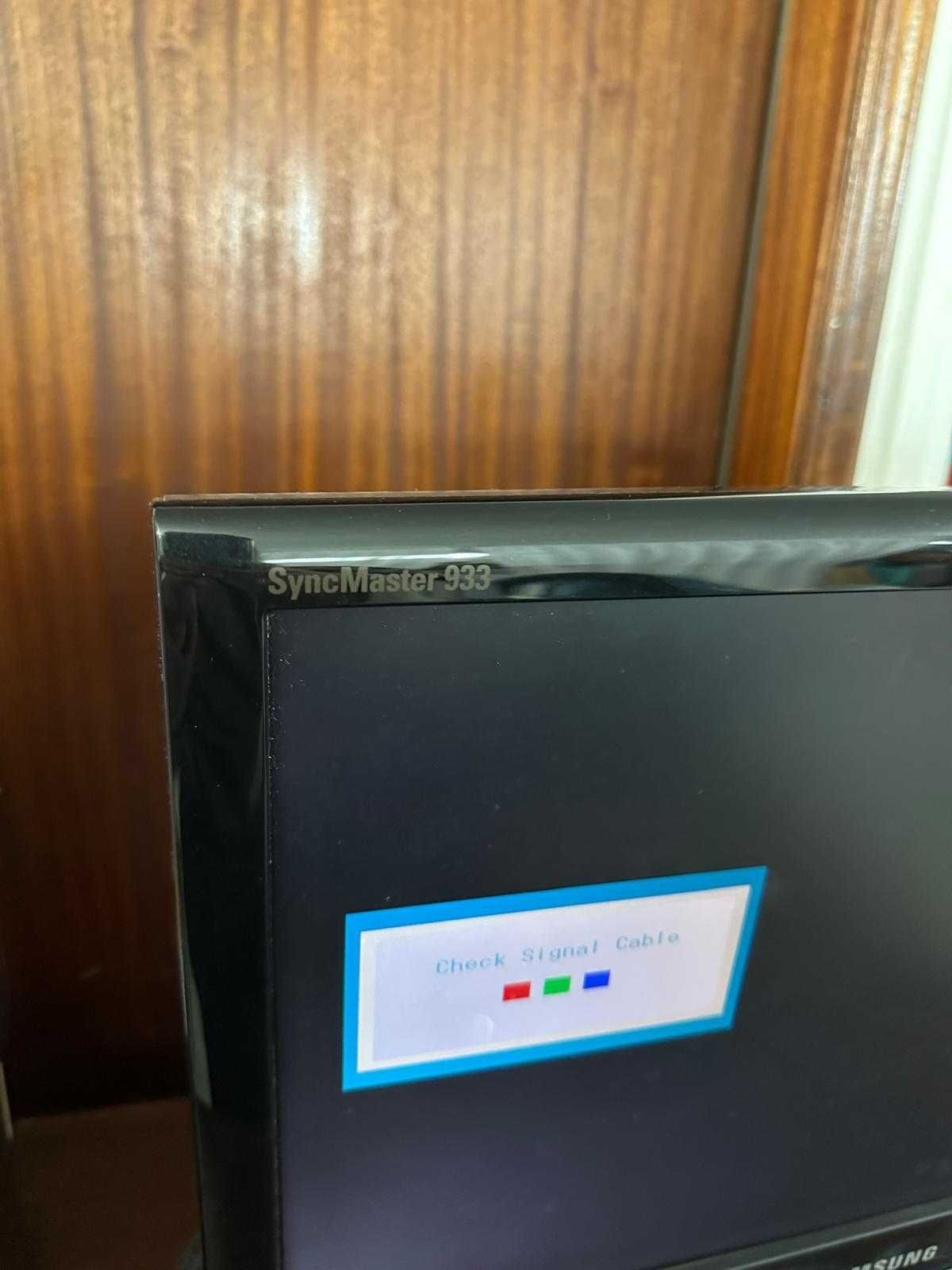 Monitor de Computador Samsung SyncMaster 933 - 18.5" LCD