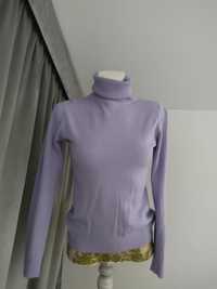 Fioletowy sweterek z golfem
