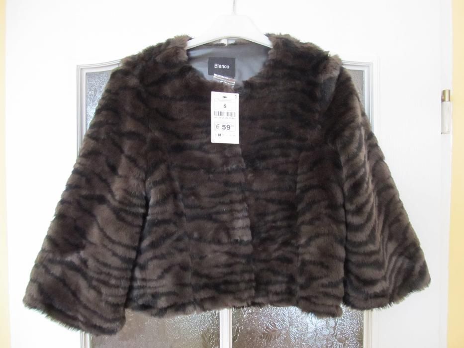 Żakiet ze sztucznego futerka