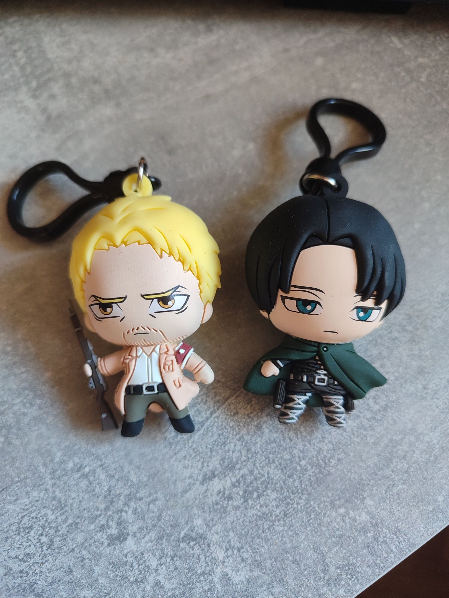 Аніме Атака титанів - брелки (Attack on titan Levi / Reiner)