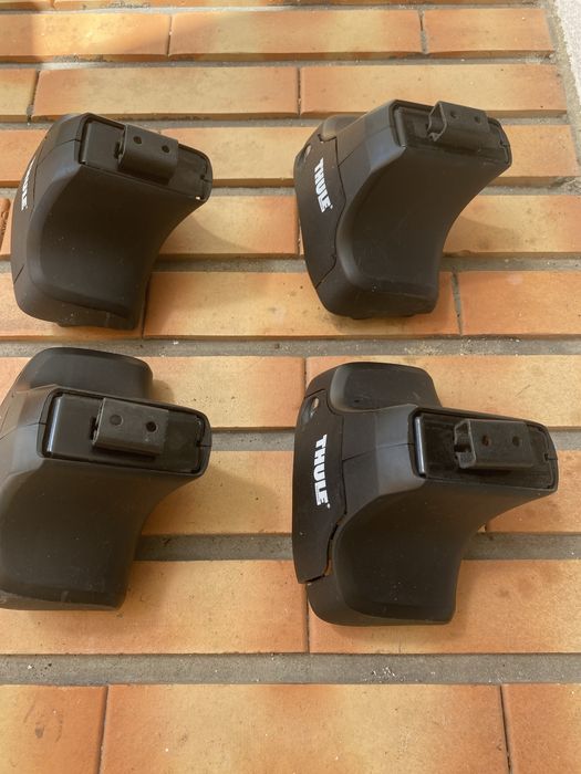 Fixadores Thule e barras para Seat Leon 2007