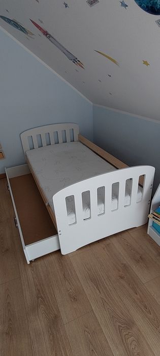 Łóżko dziecięce z szufladą i barierką plus materac 160