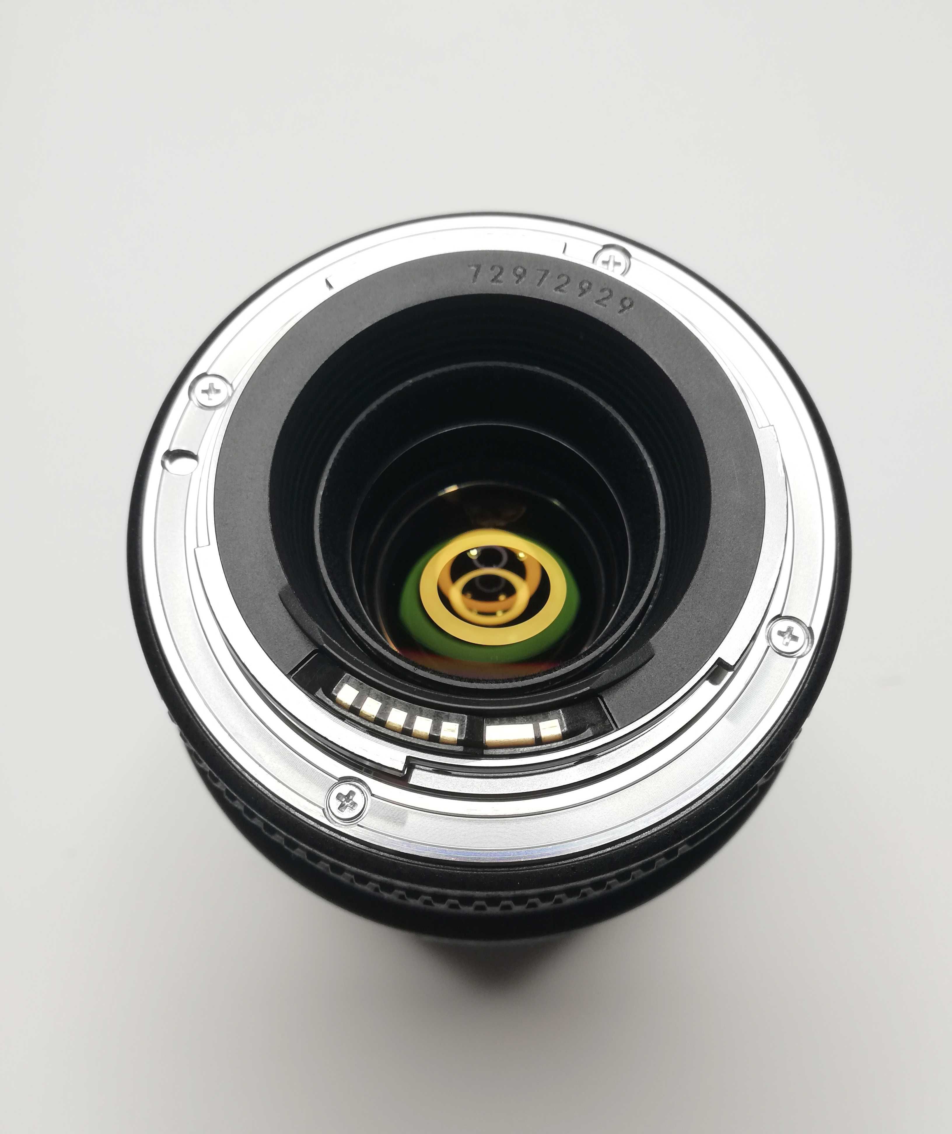 Canon EF 100mm f/2.8 Macro USM, состояние как новый,почти не снимал им