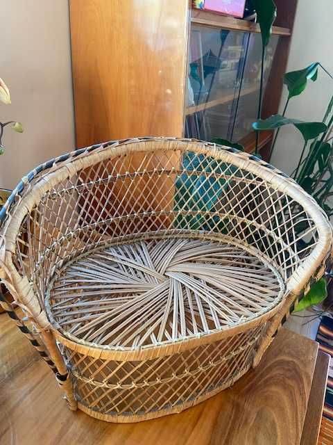 Duży , pleciony kosz (kwietnik)