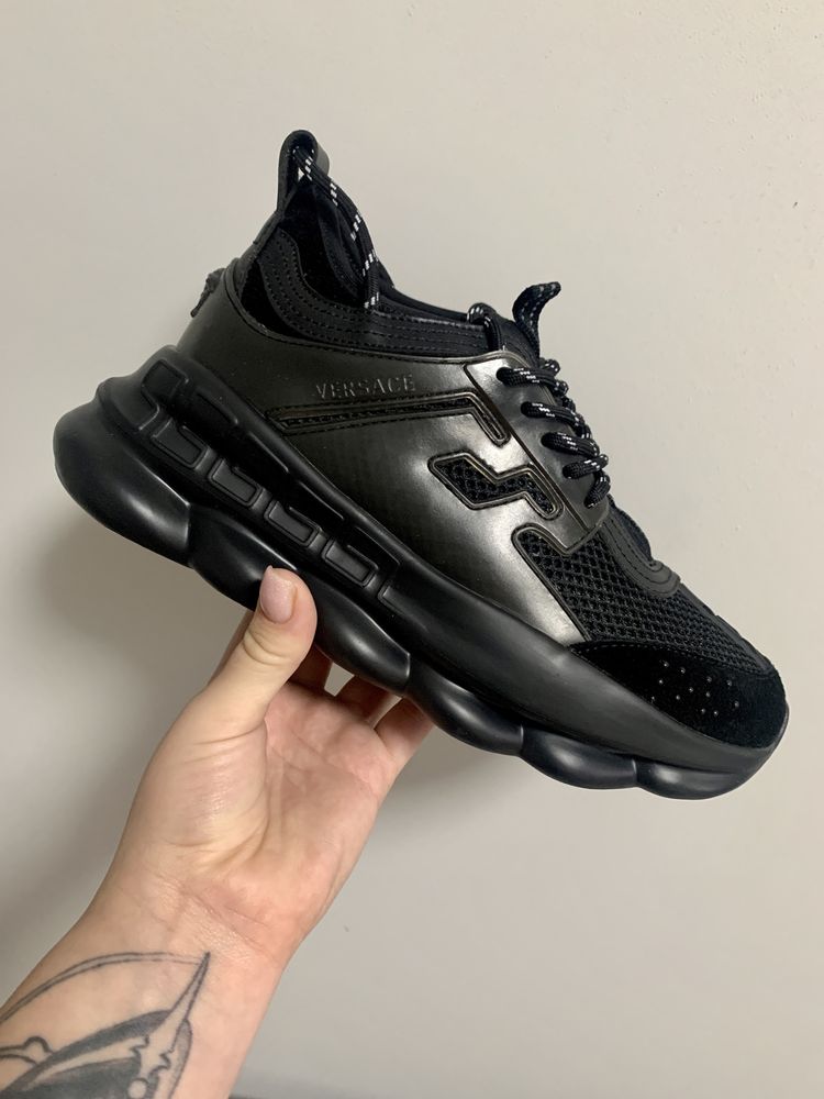 Versace chain react 40