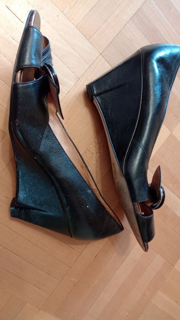 Buty damskie eleganckie skórzane na koturnie rozmiar 40