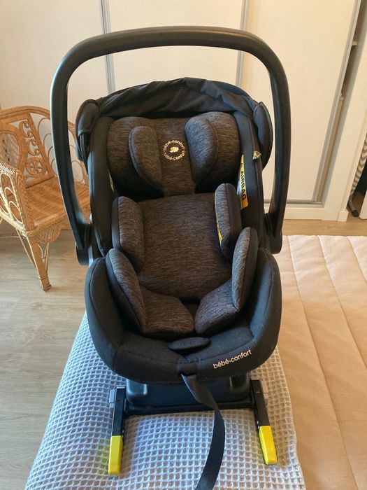 Cadeira bebé conforto auto.