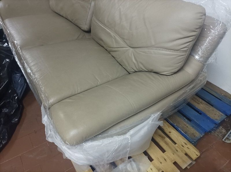Sofá pele 3 Lugares