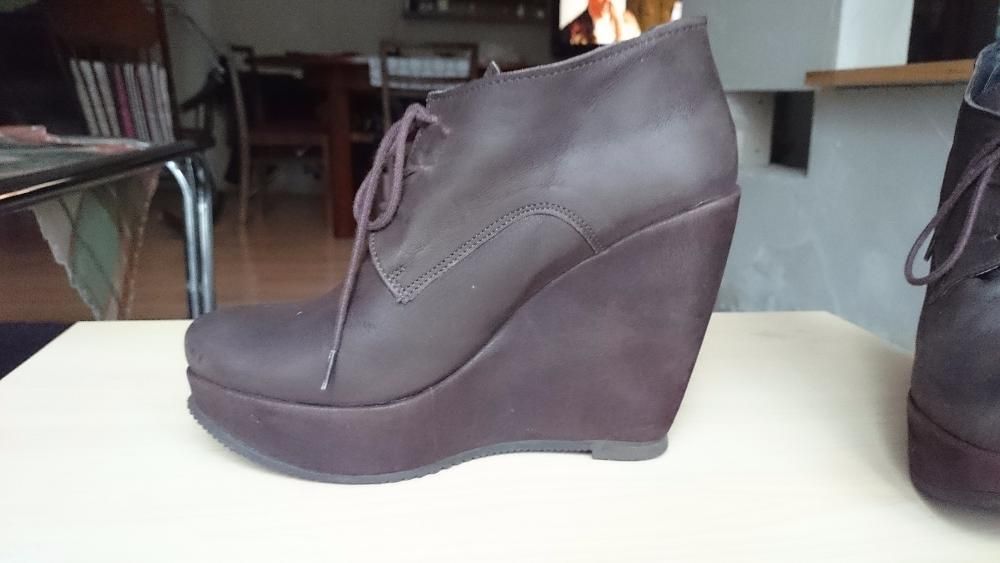 Buty za kostkę - półbuty ,botki na koturnie Monnari