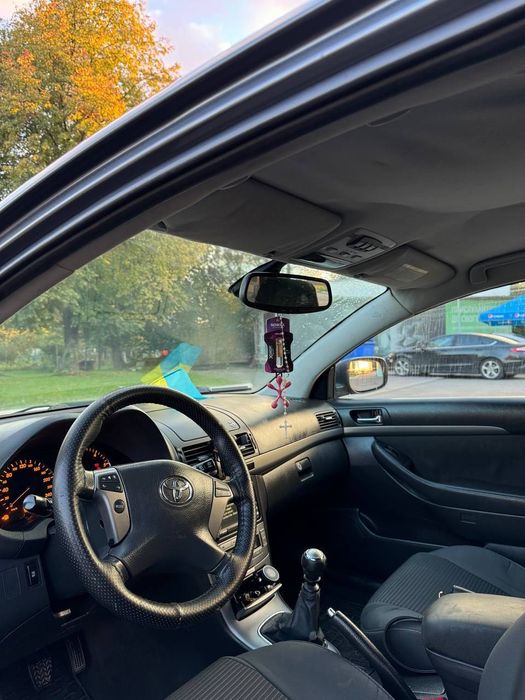 Toyota Avensis 2007 рік