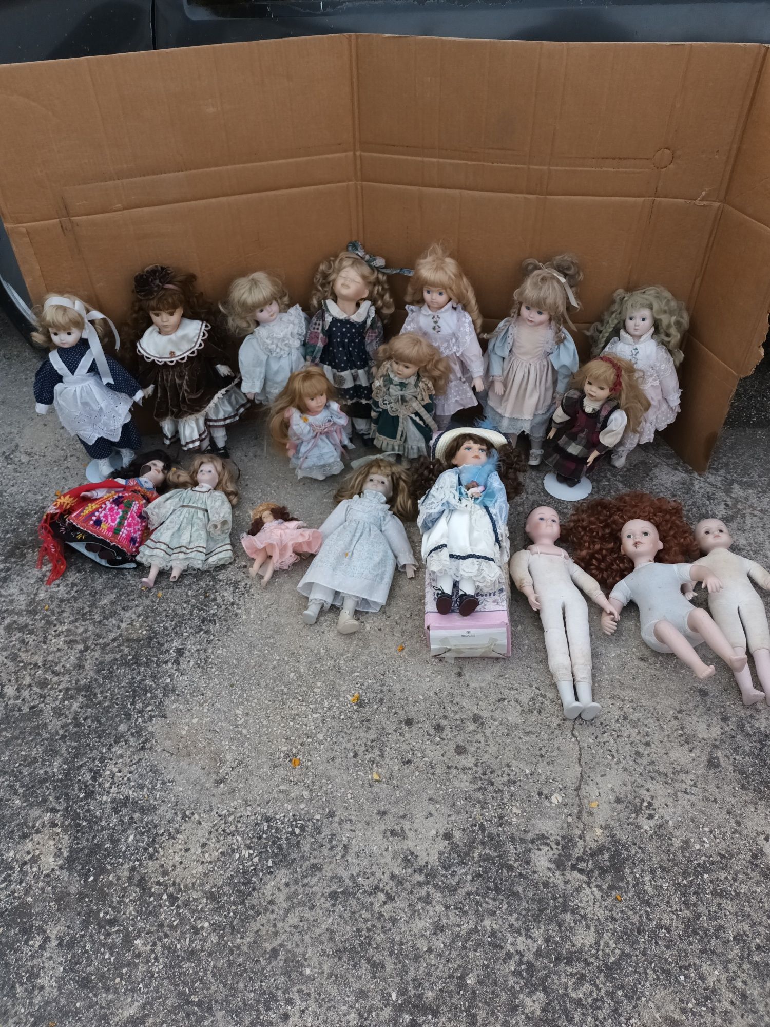 Lote de bonecas de porcelana