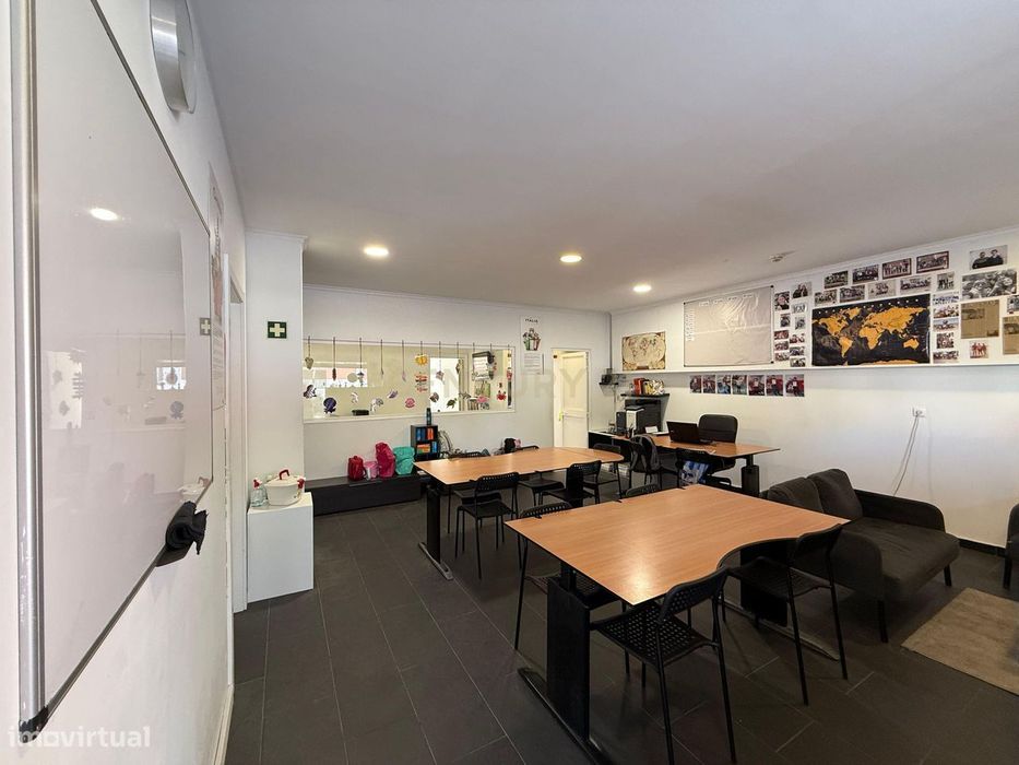 Loja para venda em Santa Marta do Pinhal