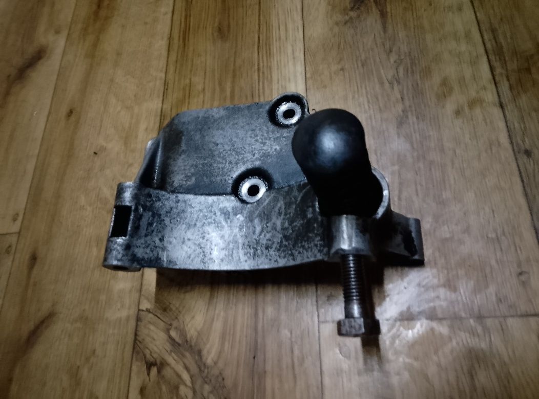 VW T4 1,9 D/TD Łapa alternatora  sprawna gwarancja wysyłka