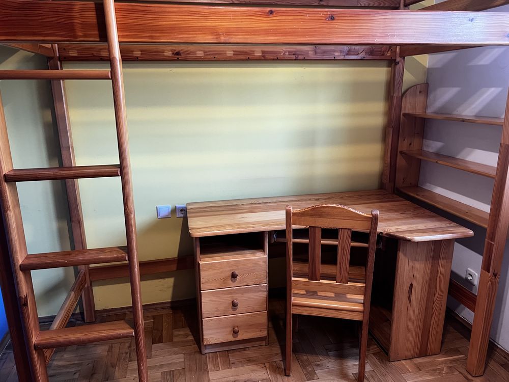 Meble drewniane, łóżko pietrowe i biurko