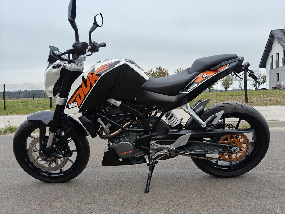 KTM Duke 125 ABS piękny stan Niemcy oryginał bezwypadkowy