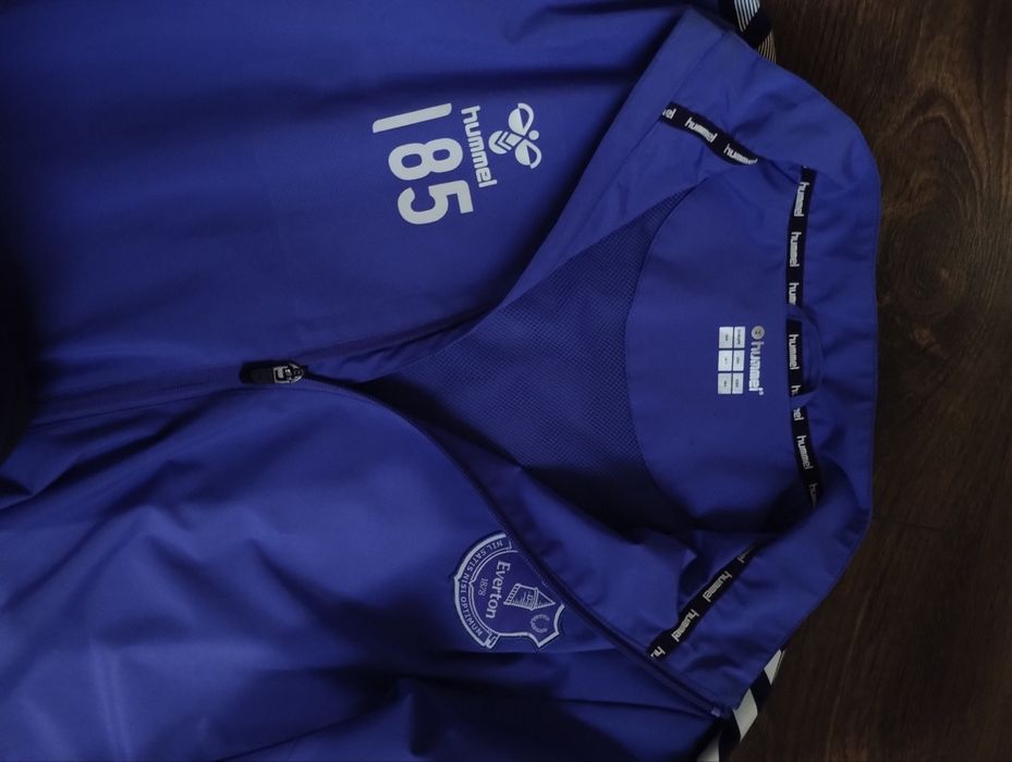 Вітровка Ewerton