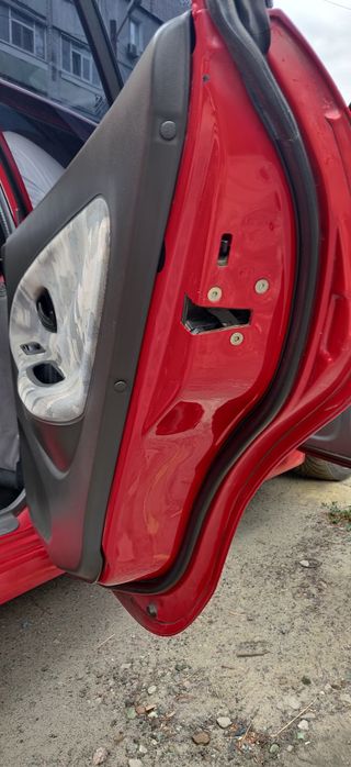 Mitsubishi Carisma 1.8

GDI