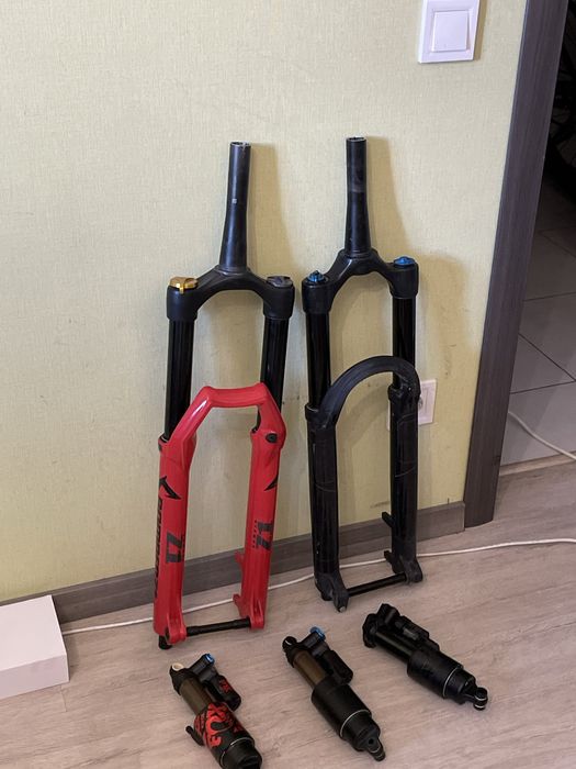 Продам две вилки fox 36 marzocchi z1