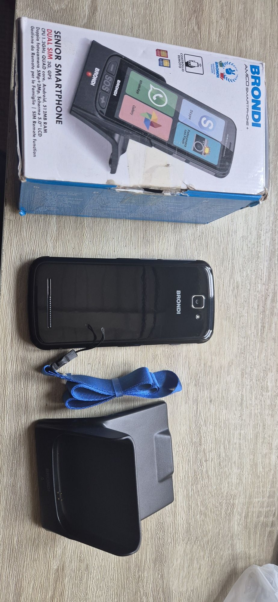 Telefon dla seniora. Brondi Amico