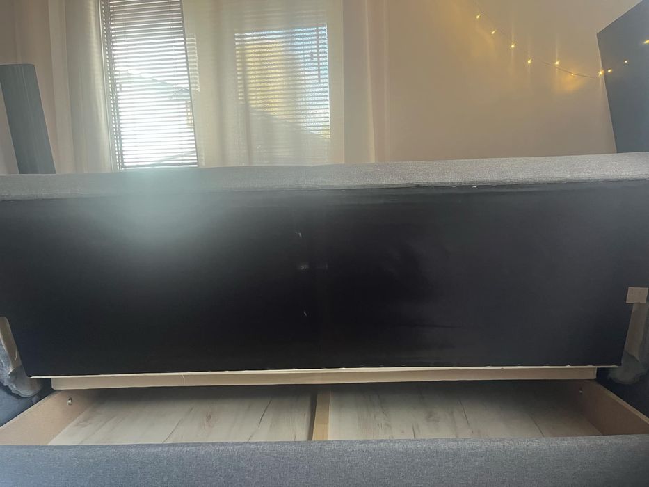 Łóżko do salonu i do spania