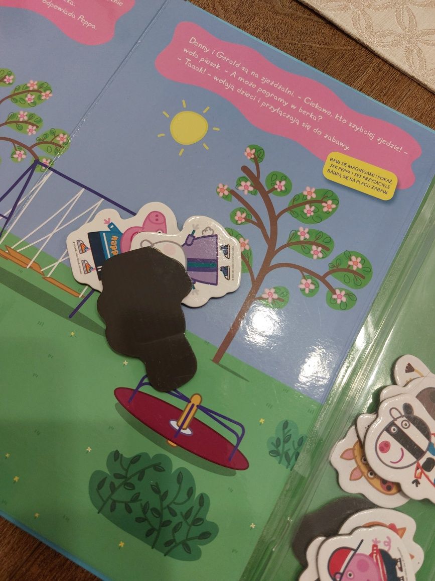 Świnka peppa Zabawy z przyjaciółmi książka z magnesami