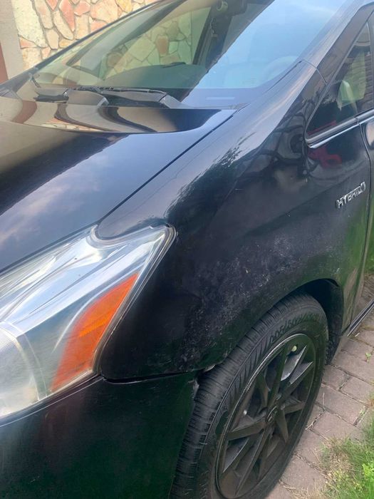 Toyota Prius V 2012 року