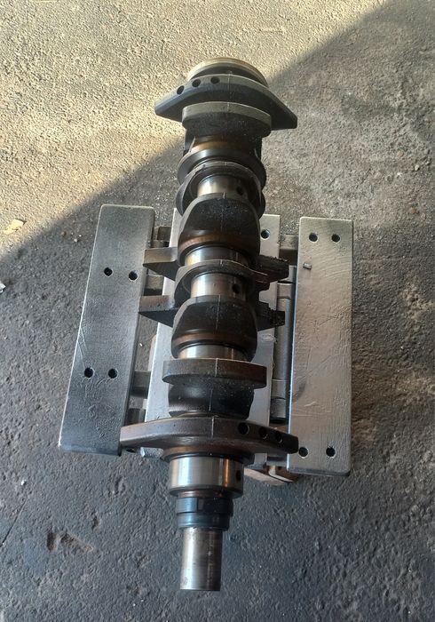 Продам коленвал пежо-407 2.0 бензин.