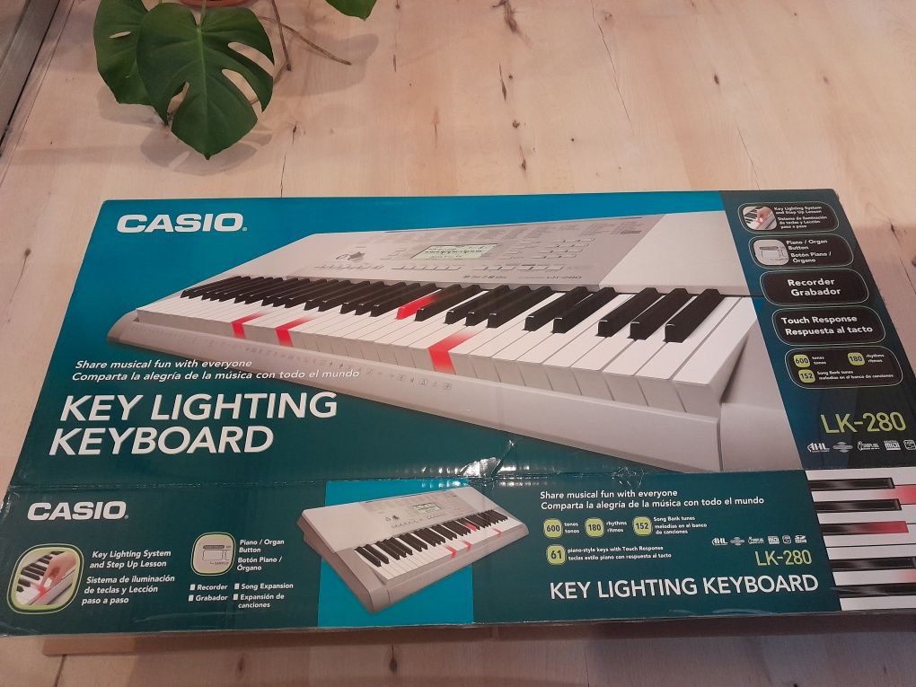 Keyboard casio LK-280