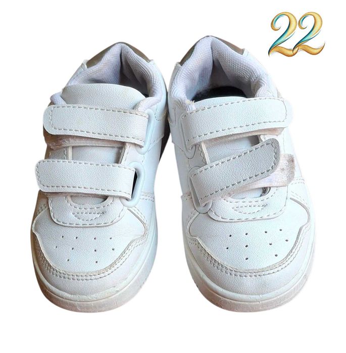 Sapatilhas Brancas 22