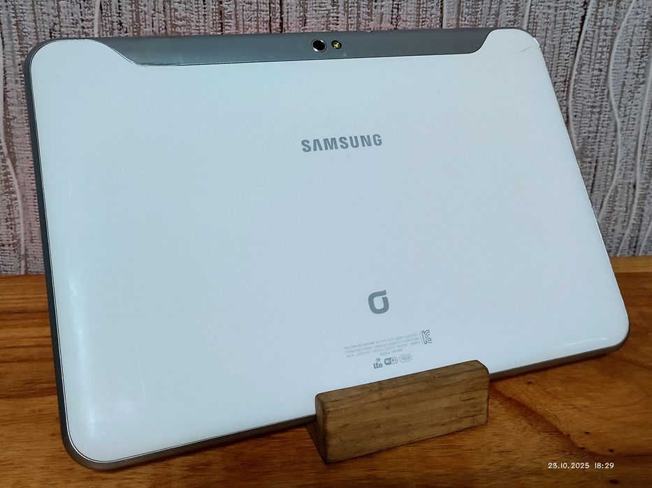 Планшет 10 дюймов на 1 сим 4G LTE Samsung Galaxy Tab 2/16 + чехол