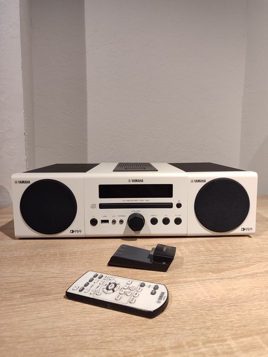 Hi-Fi система Yamaha MCR-040 USB, Audio CD, MP3