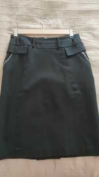 Czarna ołówkowa spódnica Monnari