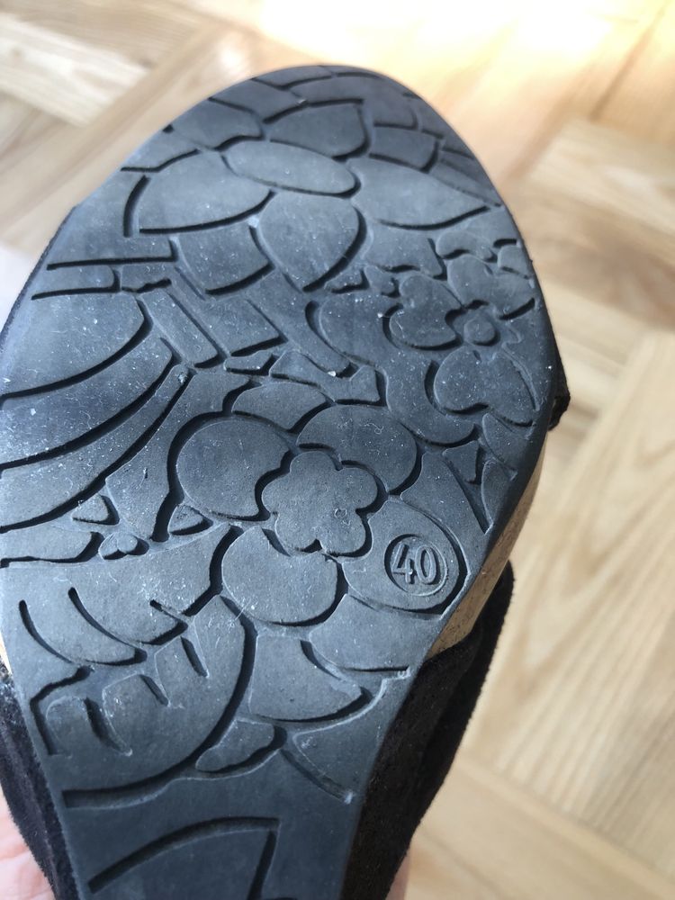 Buty na koturnie 40